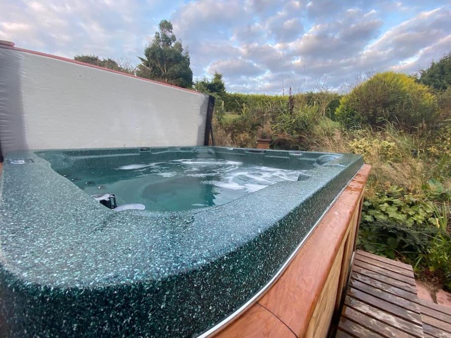 Jaw-Dropping Beach House In Anglesey Benllech Exterior foto