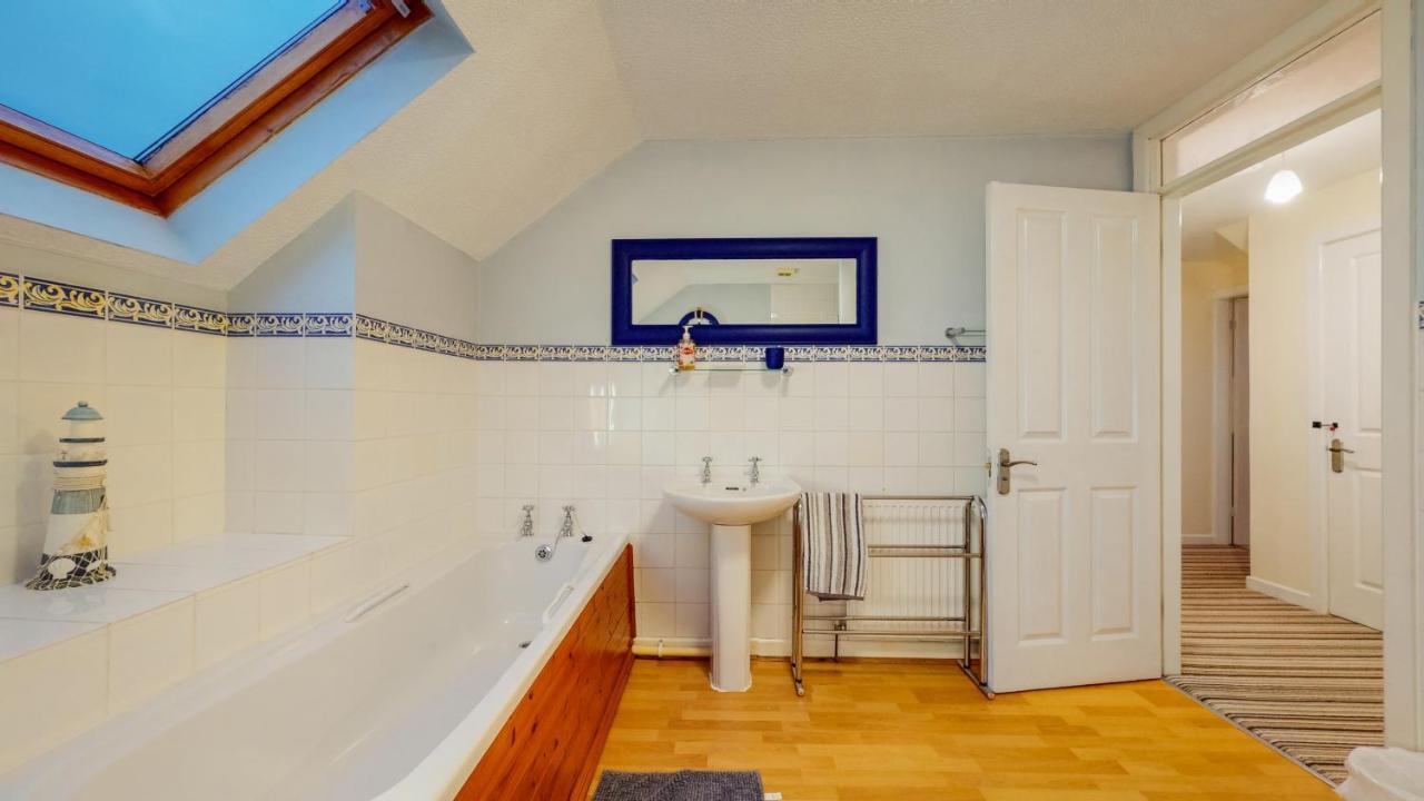 Jaw-Dropping Beach House In Anglesey Benllech Exterior foto